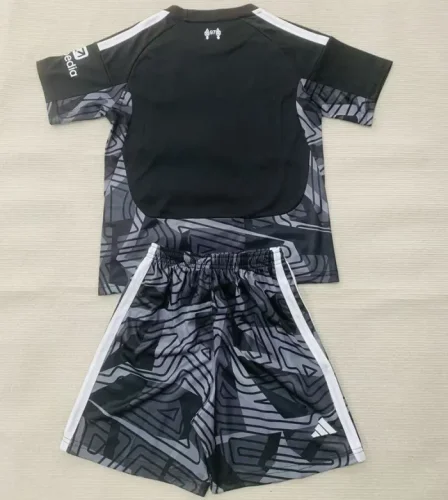26/27  Liverpool goalkeeper kids kit black