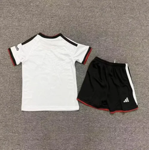 26/27 Fulham home kids kit