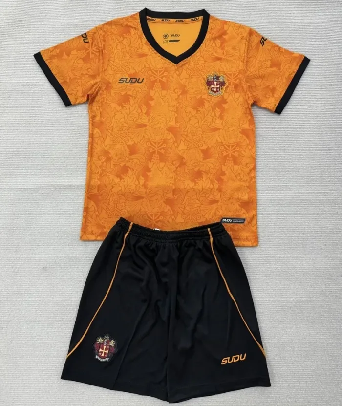 26/27 Wolverhampton Wanderers home Adult Set