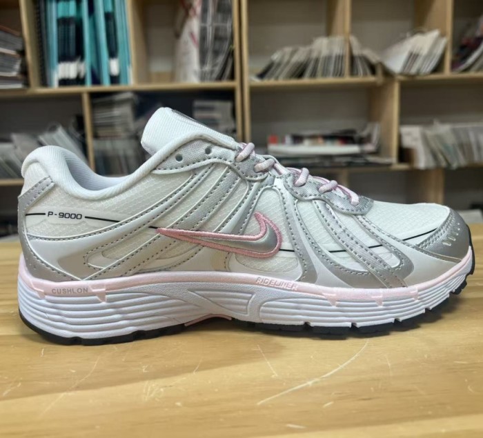 NIKE P9000
