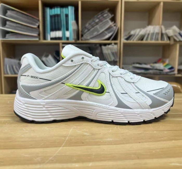 NIKE P9000