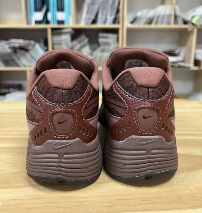 NIKE P9000