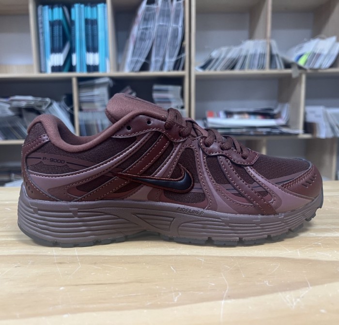 NIKE P9000