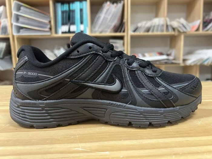 NIKE P9000