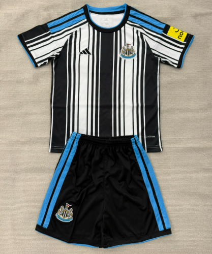 26/27 Newcastle United home kids kit