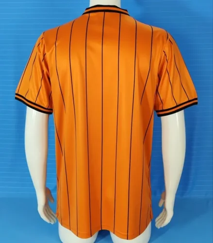 Retro 85/86 Wolverhampton Wanderers home football jersey