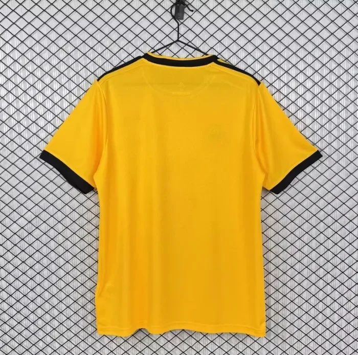 Retro 18/19 Wolverhampton Wanderers home football jersey