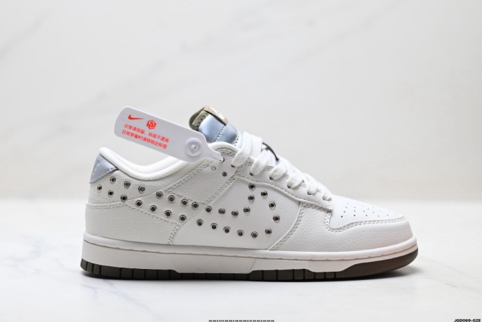 Nike SB Dunk Low Series