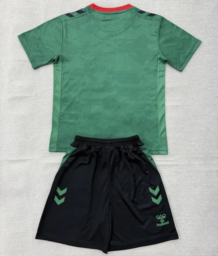 26/27 Sunderland goalkeeper Adult Set green