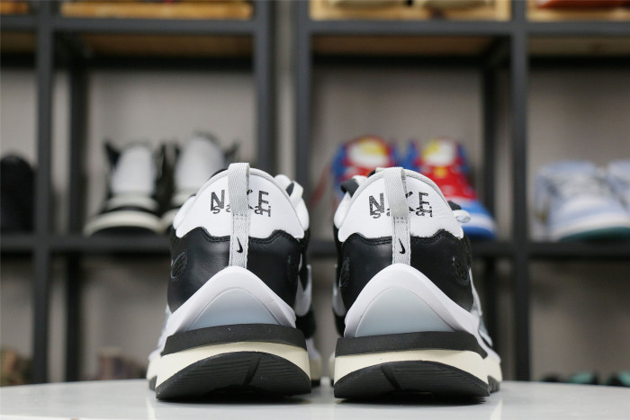 Free shipping from annareps Sacai x Nike Free shipping