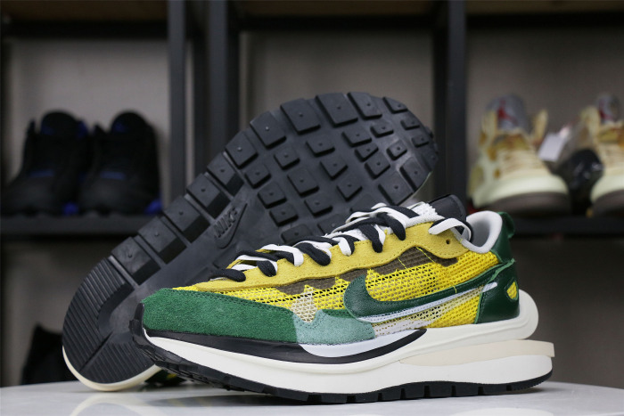 Free shipping from annareps Sacai x Nike Free shipping