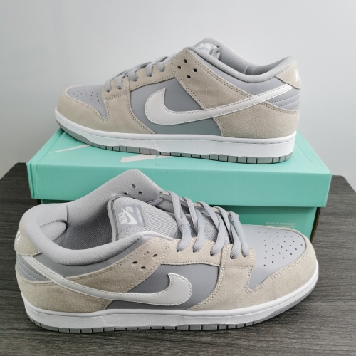 Free shipping from annareps Nike Dunk SB L TRD AR0778-110 Free shipping