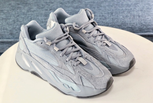 Annareps Great quality Annareps Great quality Yeezy Boost 700 V2 Hospital Blue Free shipping