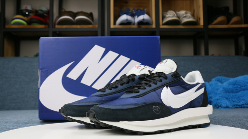 Free shipping from annareps Sacai x Nike Free shipping
