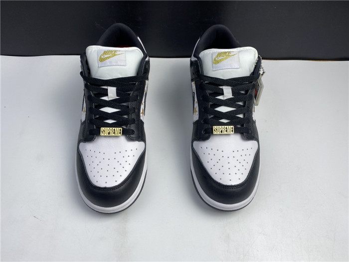 Free shipping from annareps Supreme x Nike SB Dunk Low DH3228-102 Free shipping