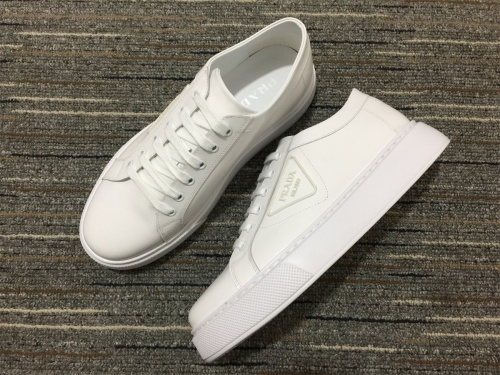 Annareps Great quality Women P*rada Top Sneaker Free shipping