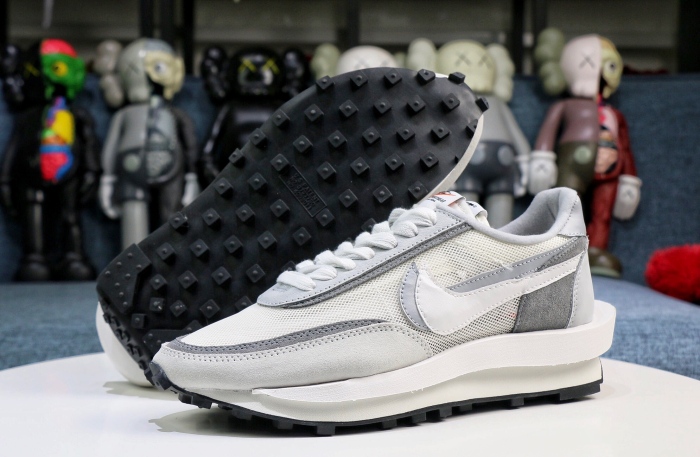 Free shipping from annareps Sacai x Nike Free shipping
