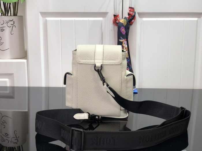 Annareps Great quality L*ouis V*uitton Top Bag 14*19.5*5cm Free shipping