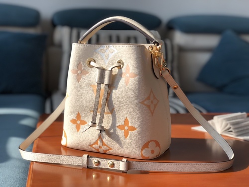 Annareps Great quality L*ouis V*uitton Bag Top Quality 20 x 20 x 13cm Free shipping