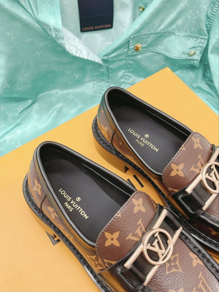 Annareps Great quality Women L*ouis V*uitton Top Sneaker Free shipping