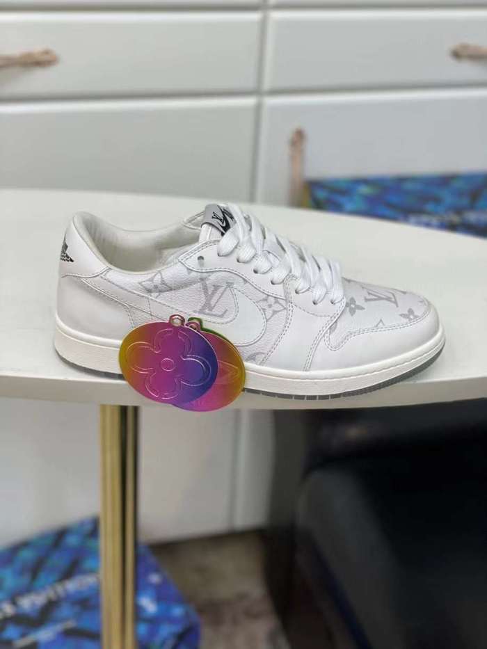 Annareps Great quality Men L*ouis V*uitton Top Sneaker Free shipping