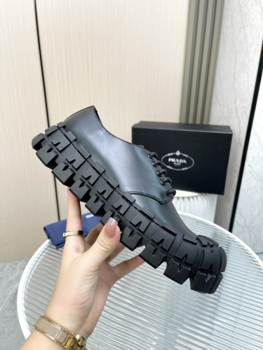 Men P*rada Top Sneaker （ annareps ） Free shipping