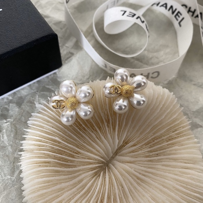Women Earrings C*hanel ( annareps) Free shipping