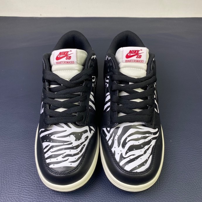 Free shipping from annareps Nike Dunk SB Low Zebra DM3510-001 Free shipping