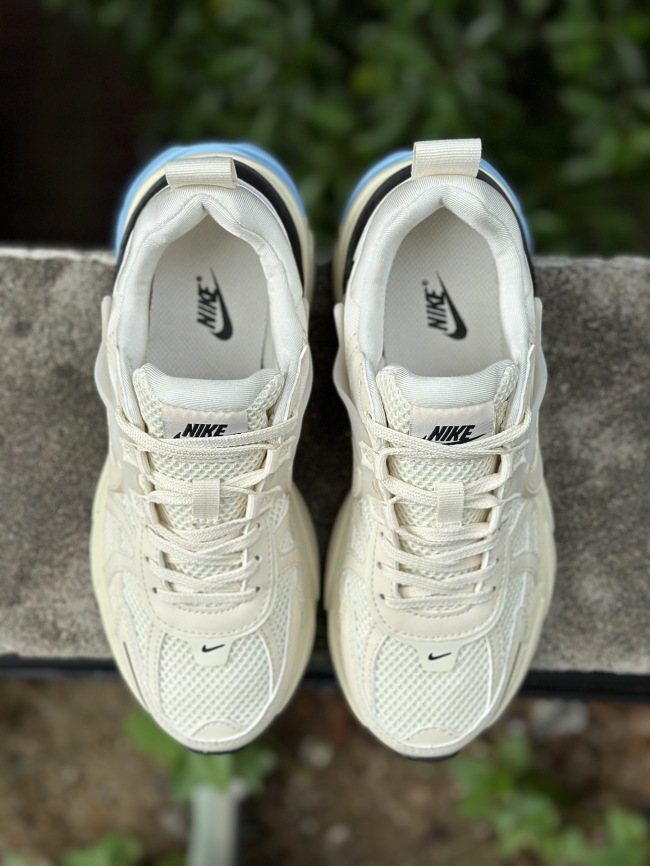 Annareps Great quality Men Women B*alenciaga Top Sneakers Free shipping