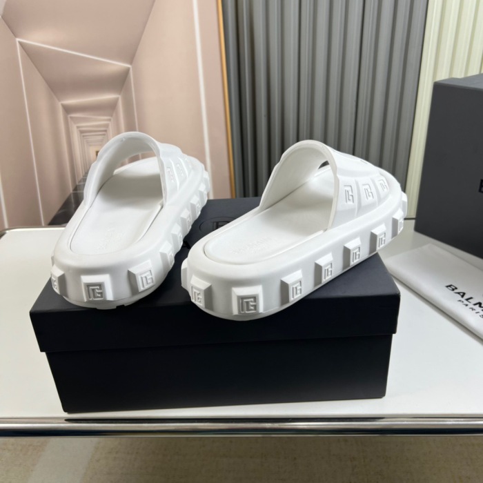 Men B*almain Top Slippers (annareps)