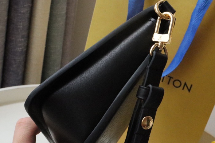 L*ouis V*uitton Top Bag (Annareps)