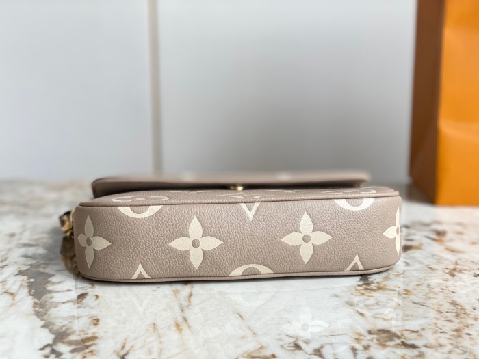L*ouis V*uitton Top Bag (Annareps)
