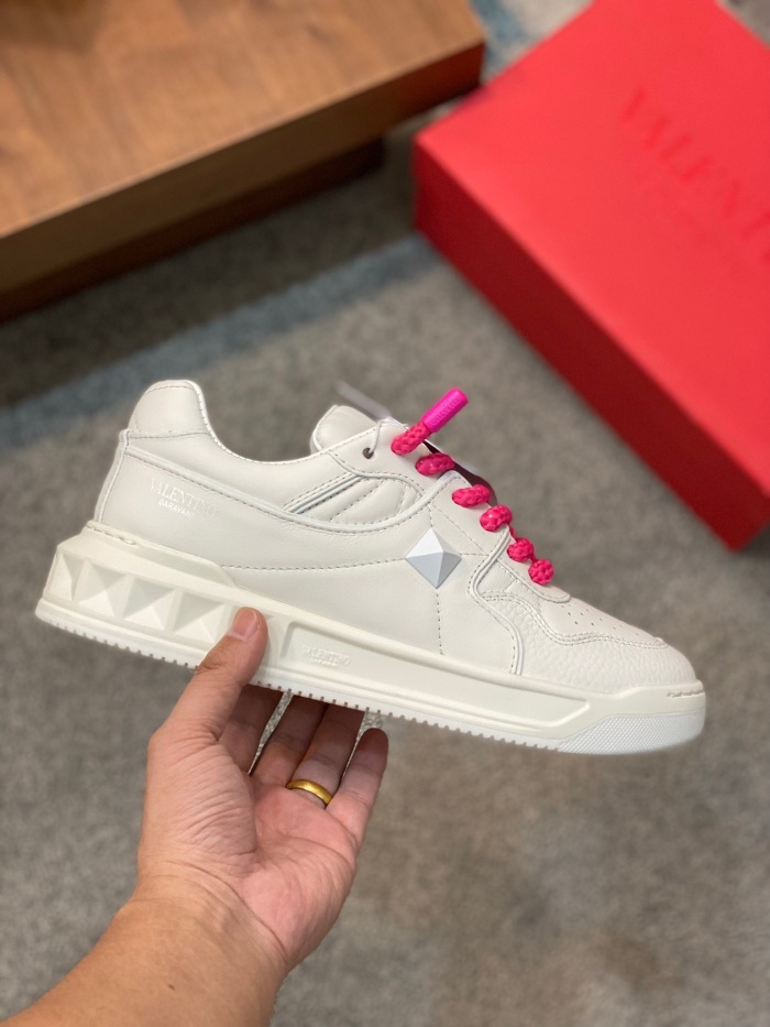 Men Women 𝑉*𝐴𝐿𝐸𝑁𝑇𝐼𝑁𝑂 Top Sneaker