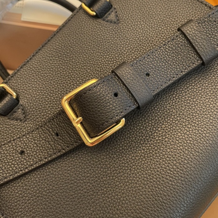 women L*ouis V*uitton Top Bag M22311 (annareps)