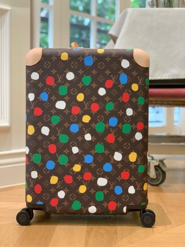 L*ouis V*uitton Luggage (annareps)