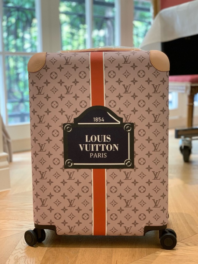 L*ouis V*uitton Luggage (annareps)