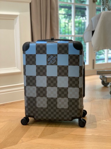 L*ouis V*uitton Luggage (annareps)