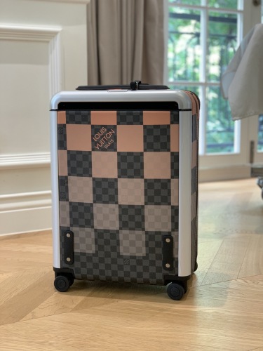 L*ouis V*uitton Luggage (annareps)