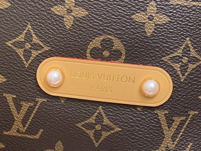 L*ouis V*uitton  Top Bag (annareps)