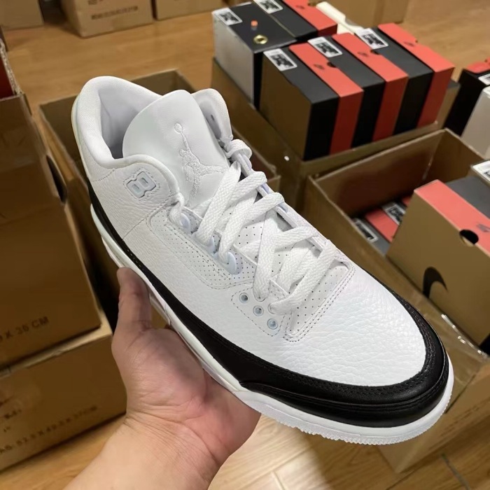 NIKE Air Jordan 3    (annareps)