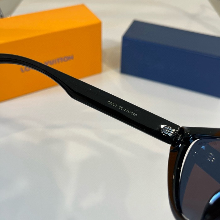 L*ouis V*uitton Glasses