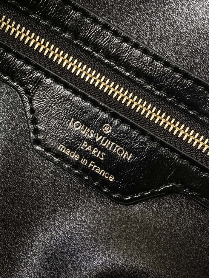 L*ouis V*uitton  Top Bag (annareps)