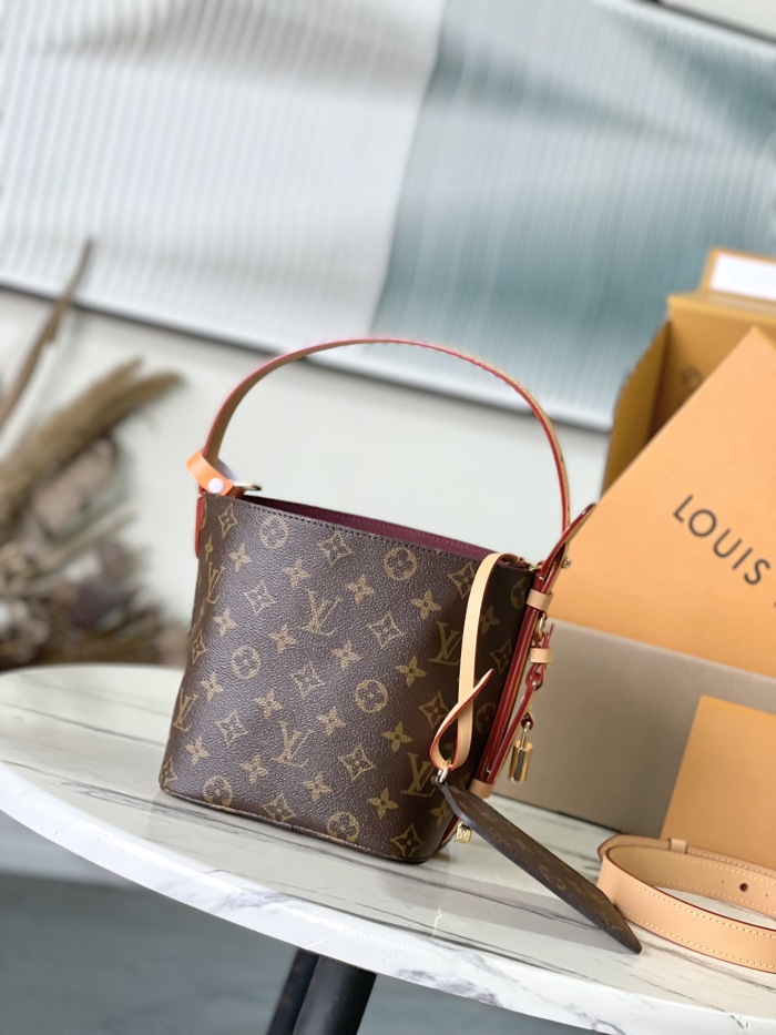 L*ouis V*uitton  Top Bag (annareps)