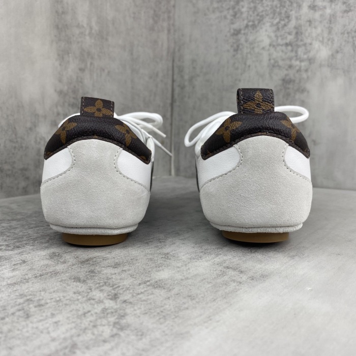 Men  Women  L*ouis V*uitton   Top Sneaker L*V Trainer