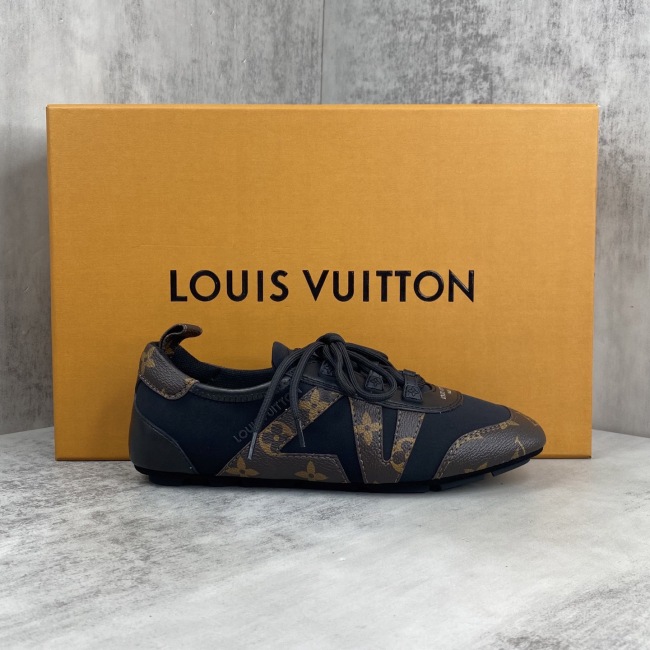 Men  Women  L*ouis V*uitton   Top Sneaker L*V Trainer