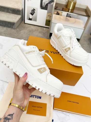 Men  Women  L*ouis V*uitton   Top Sneaker L*V Trainer size 35-46