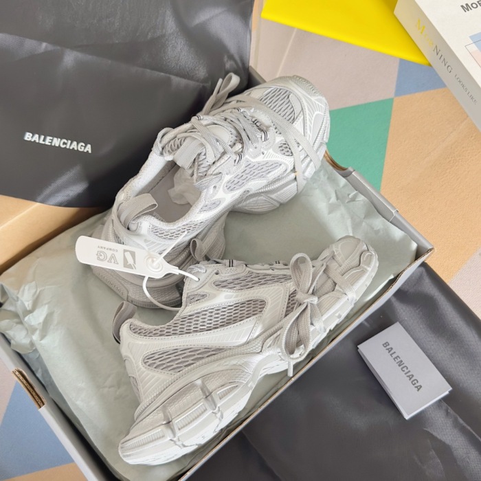 WOMEN SIZE 35-39 Men SIZE 39-45 B*alenciaga Sneaker  Top quality 1:1