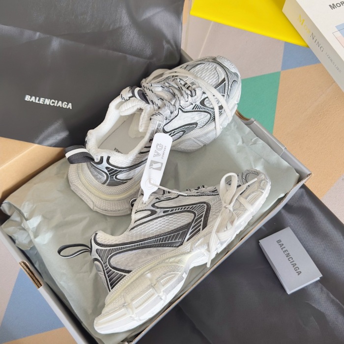 WOMEN SIZE 35-39 Men SIZE 39-45 B*alenciaga Sneaker  Top quality 1:1