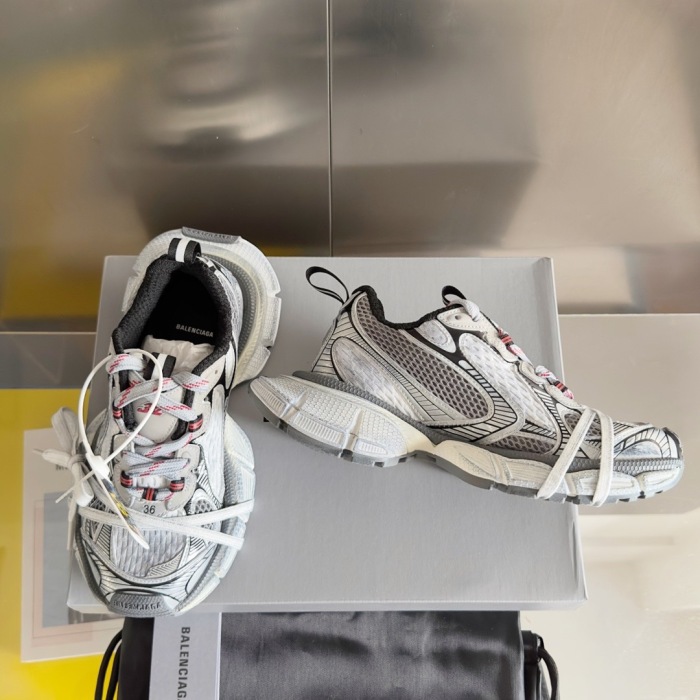 WOMEN SIZE 35-39 Men SIZE 39-45 B*alenciaga Sneaker  Top quality 1:1