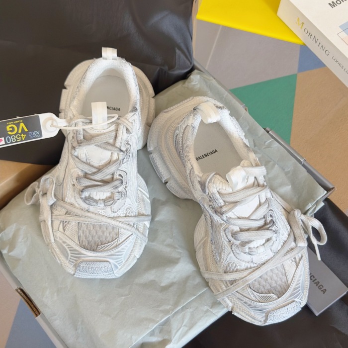 WOMEN SIZE 35-39 Men SIZE 39-45 B*alenciaga Sneaker  Top quality 1:1
